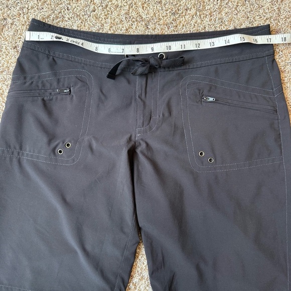 Athleta Kick It Cargo Bermuda Shorts Size 6 Utility Shorts - Picture 8 of 11